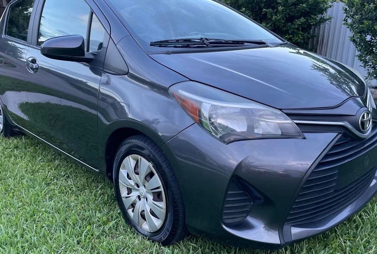 Toyota Yaris — Photo 1 of 6