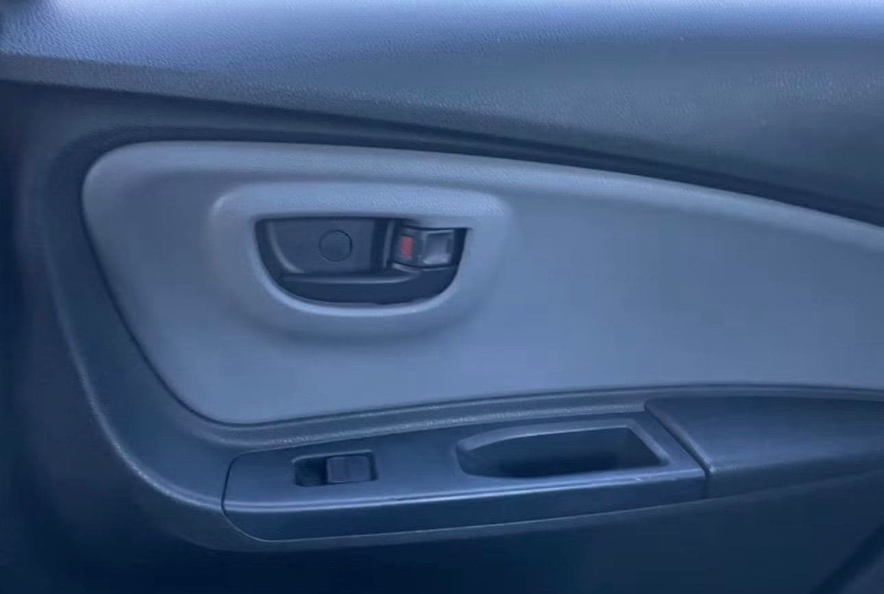 Toyota Yaris — Photo 4 of 6