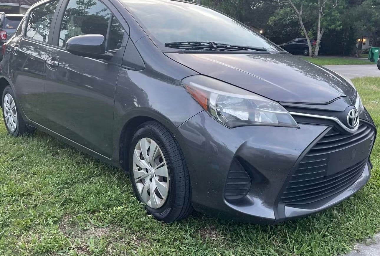 Toyota Yaris — Photo 6 of 6