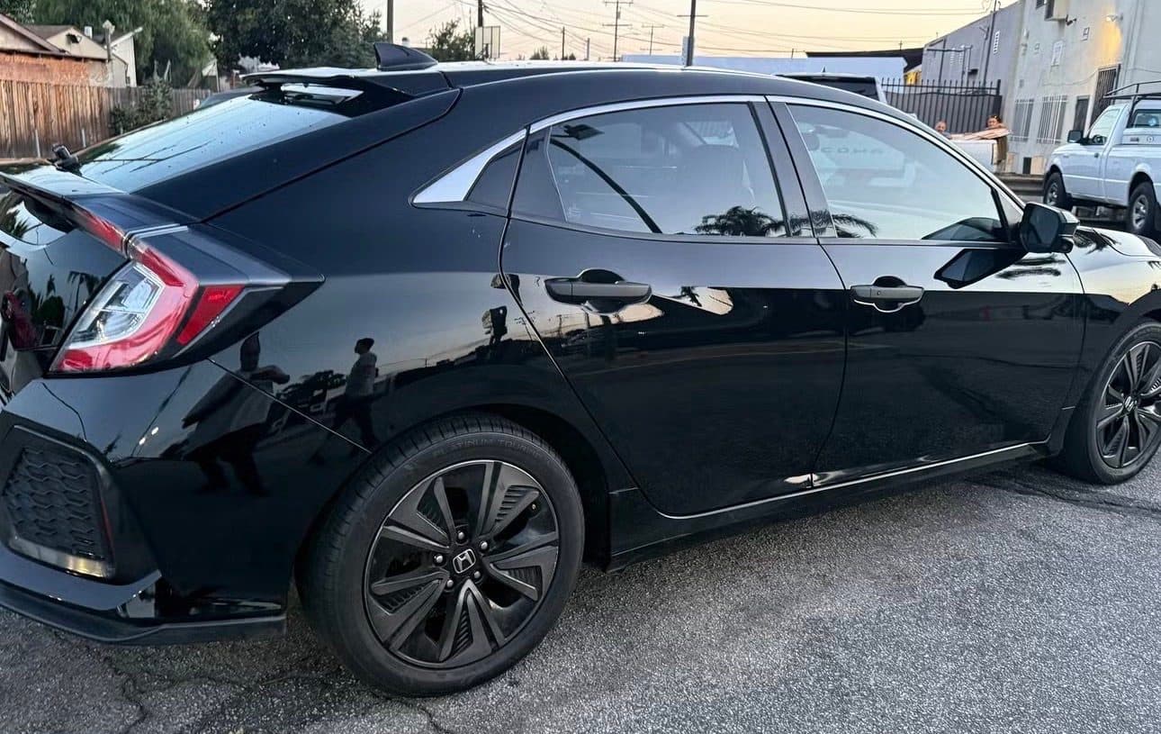 Honda Civic — Photo 3 of 5