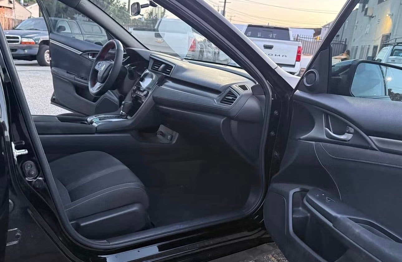 Honda Civic — Photo 4 of 5