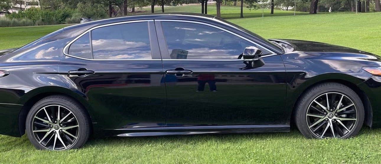 Toyota Camry — Photo 4 of 6